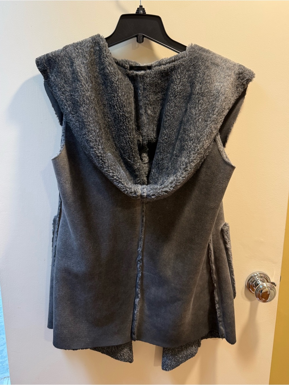 Made in Italy Women’s Gray Faux Shearling Hooded Vest - Picture 5 of 6